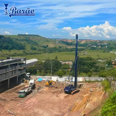 Estaca hélice monitorada com trado segmentado