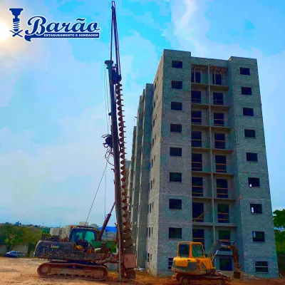 Perfuração de estaca hélice contínua